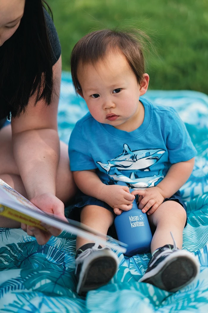 Klean Kanteen Edelstahl Trinkflasche Kid Classic 355ml Sippy Cap - Pool Party (matt Blau) 5 Klean Kanteen Edelstahl Trinkflasche Kid Classic 355ml Sippy Cap - Pool Party (matt Blau) – Bild 5