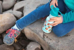 Edelstahl Trinkflasche Klean Kanteen Kid Classic Sport Cap 355ml Sport Cap - Blue Tint Strawberries -Schulbedarf 57604